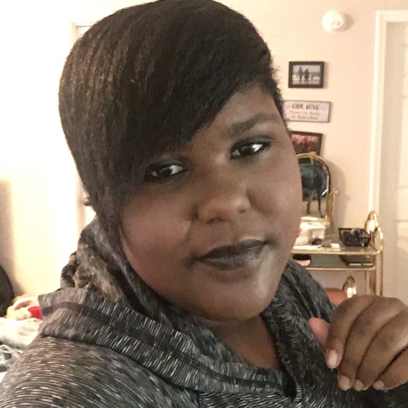 Meet your Posher, Roxanne - Picture 1 of 1